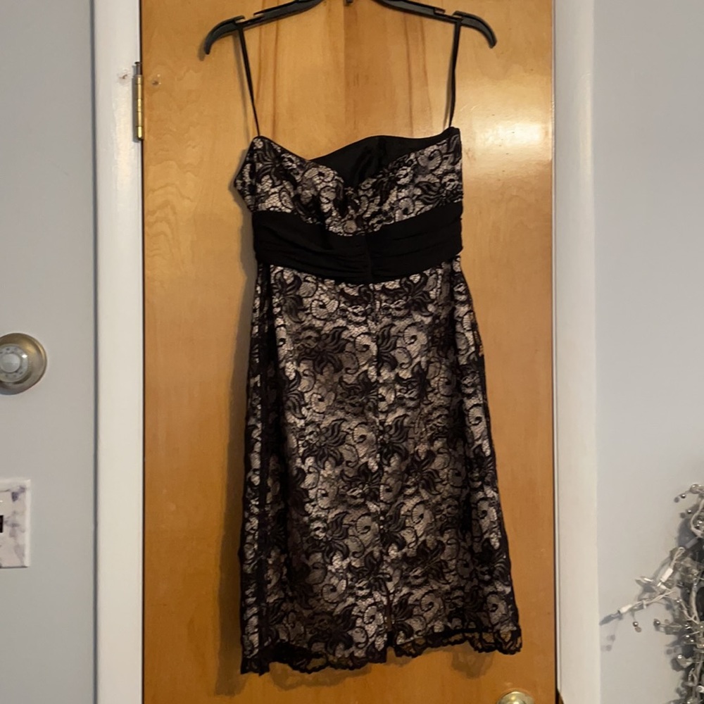 BLACK LACE STRAPLESS DRESS - Picture 4 of 5